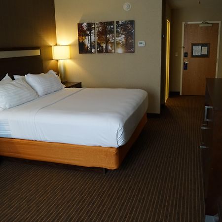 Holiday Inn Express Hotel & Suites Watertown - Thousand Islands By Ihg Esterno foto