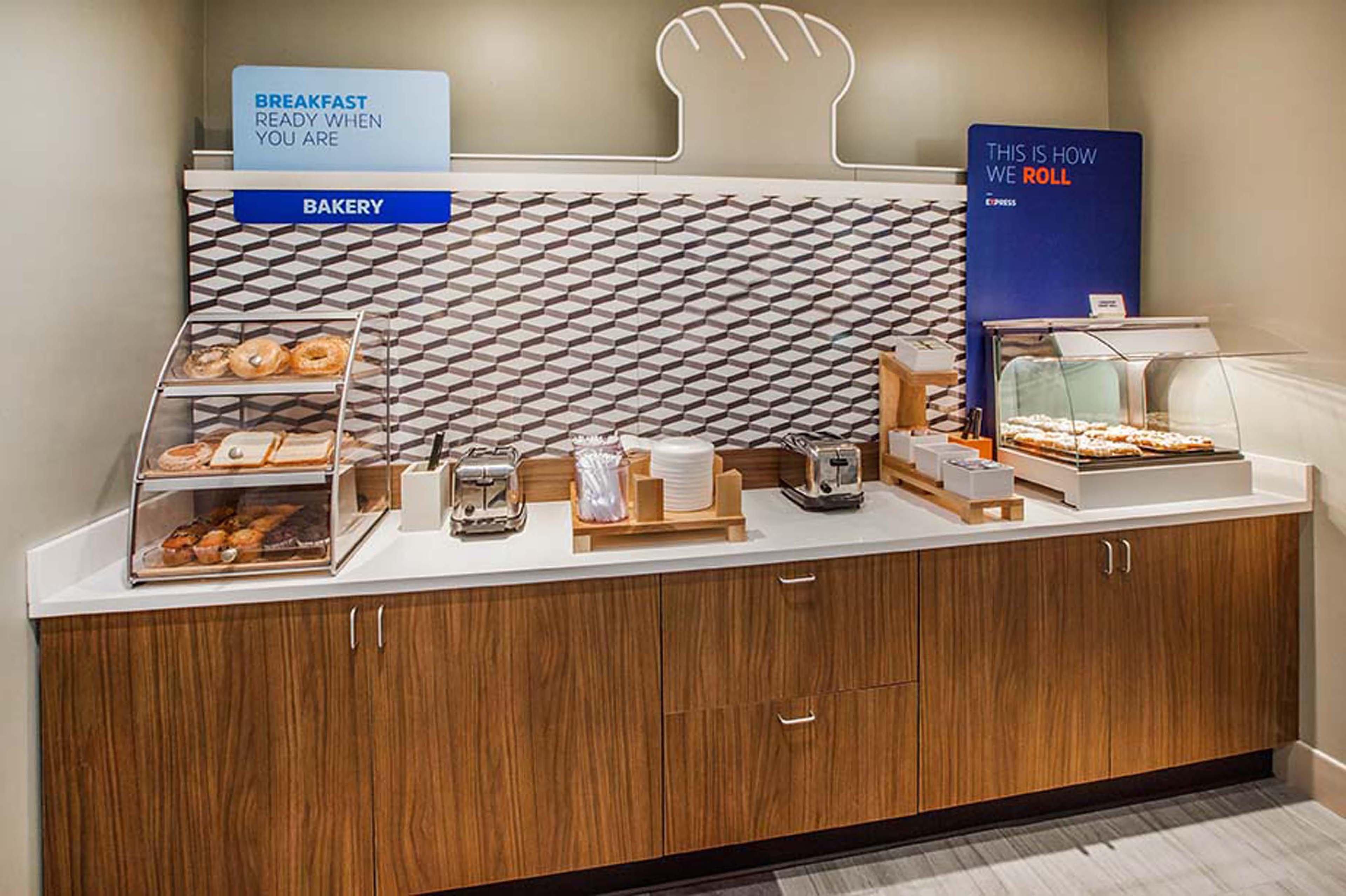 Holiday Inn Express Hotel & Suites Watertown - Thousand Islands By Ihg Esterno foto