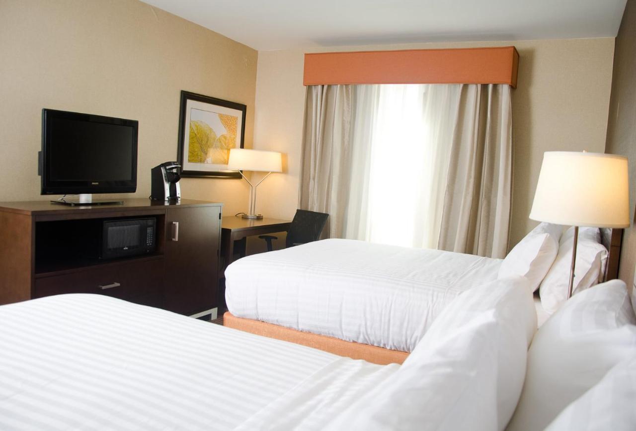Holiday Inn Express Hotel & Suites Watertown - Thousand Islands By Ihg Esterno foto