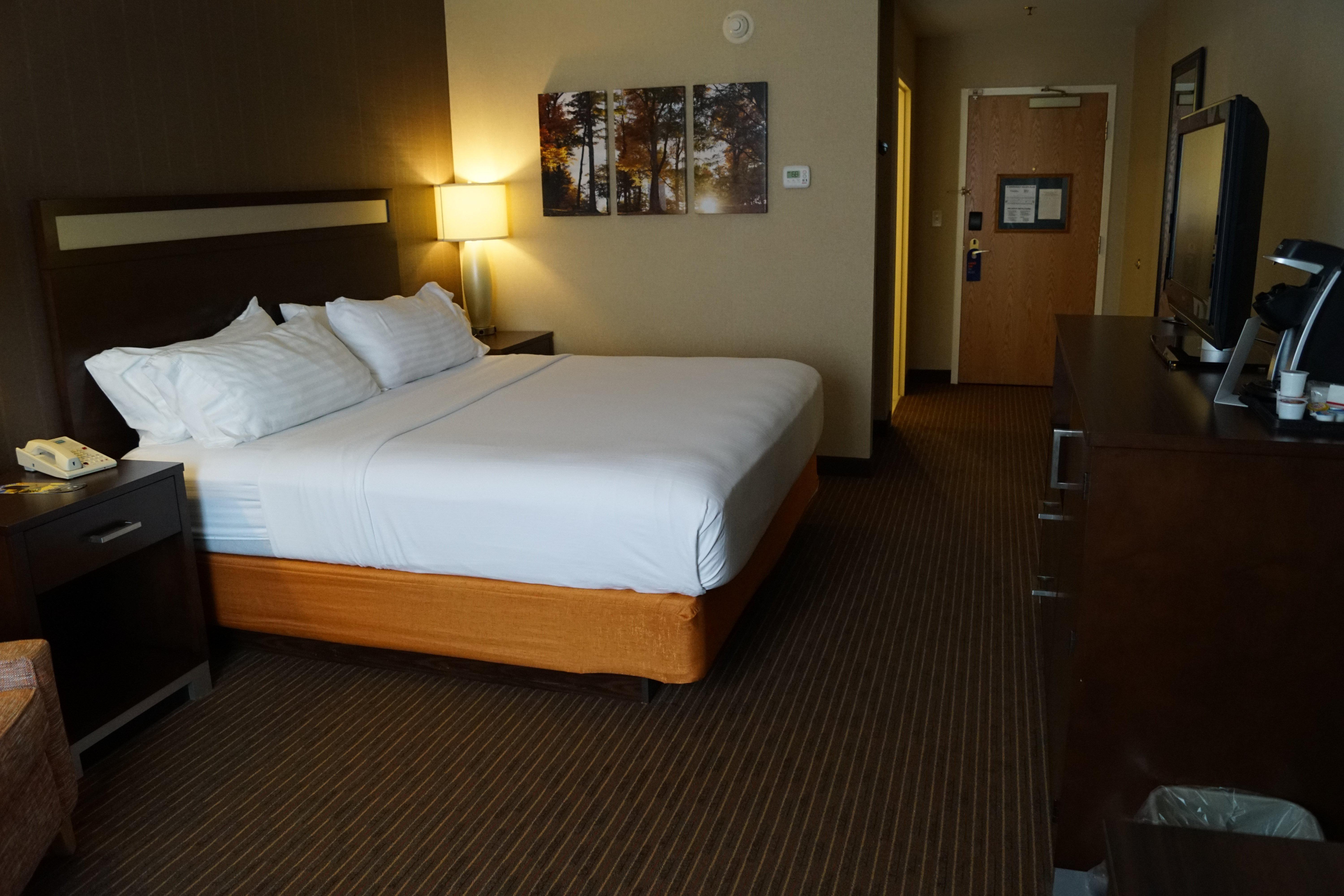 Holiday Inn Express Hotel & Suites Watertown - Thousand Islands By Ihg Esterno foto