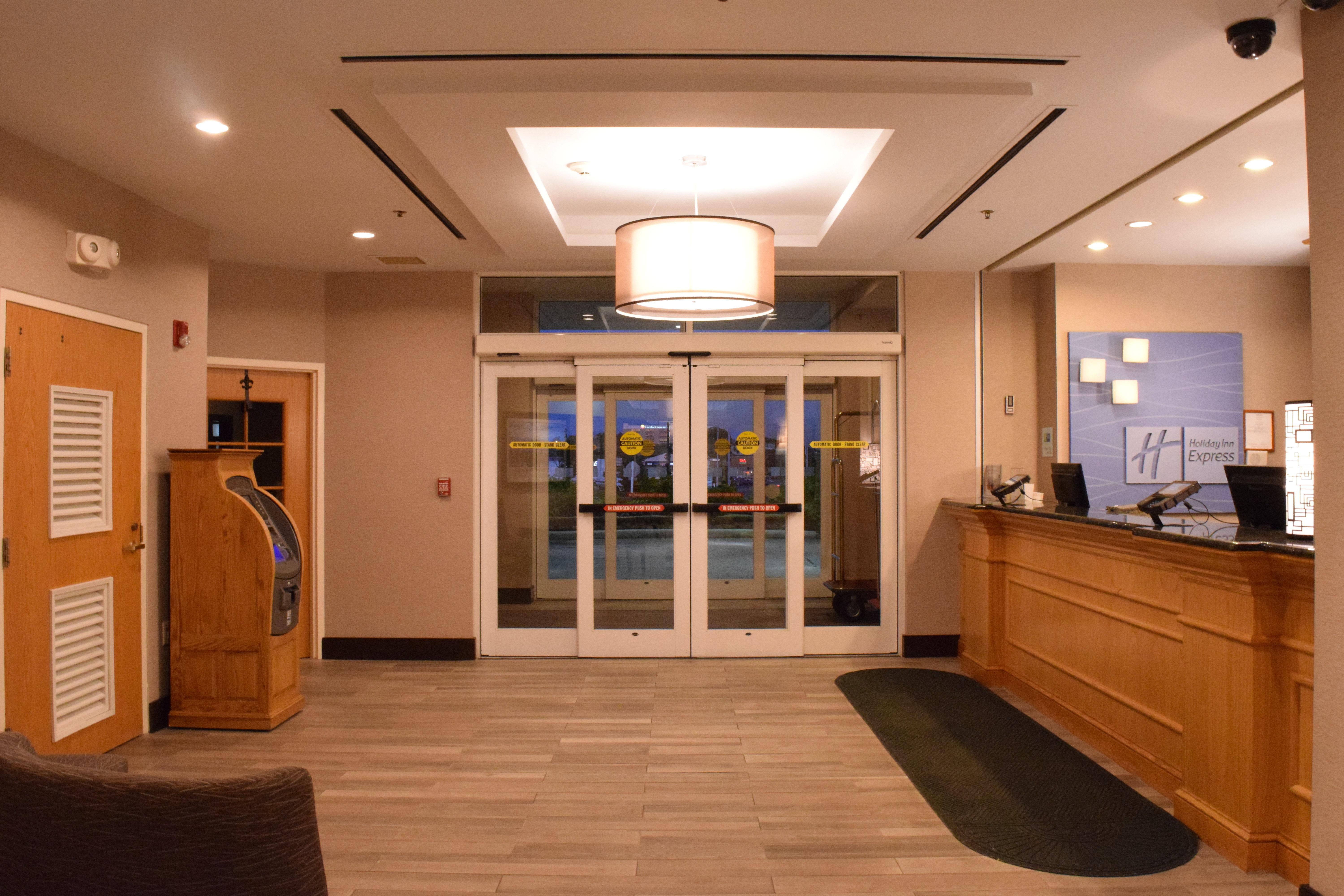 Holiday Inn Express Hotel & Suites Watertown - Thousand Islands By Ihg Esterno foto
