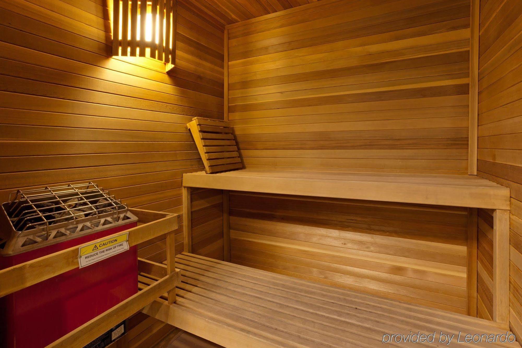 Holiday Inn Express Hotel & Suites Watertown - Thousand Islands By Ihg Esterno foto