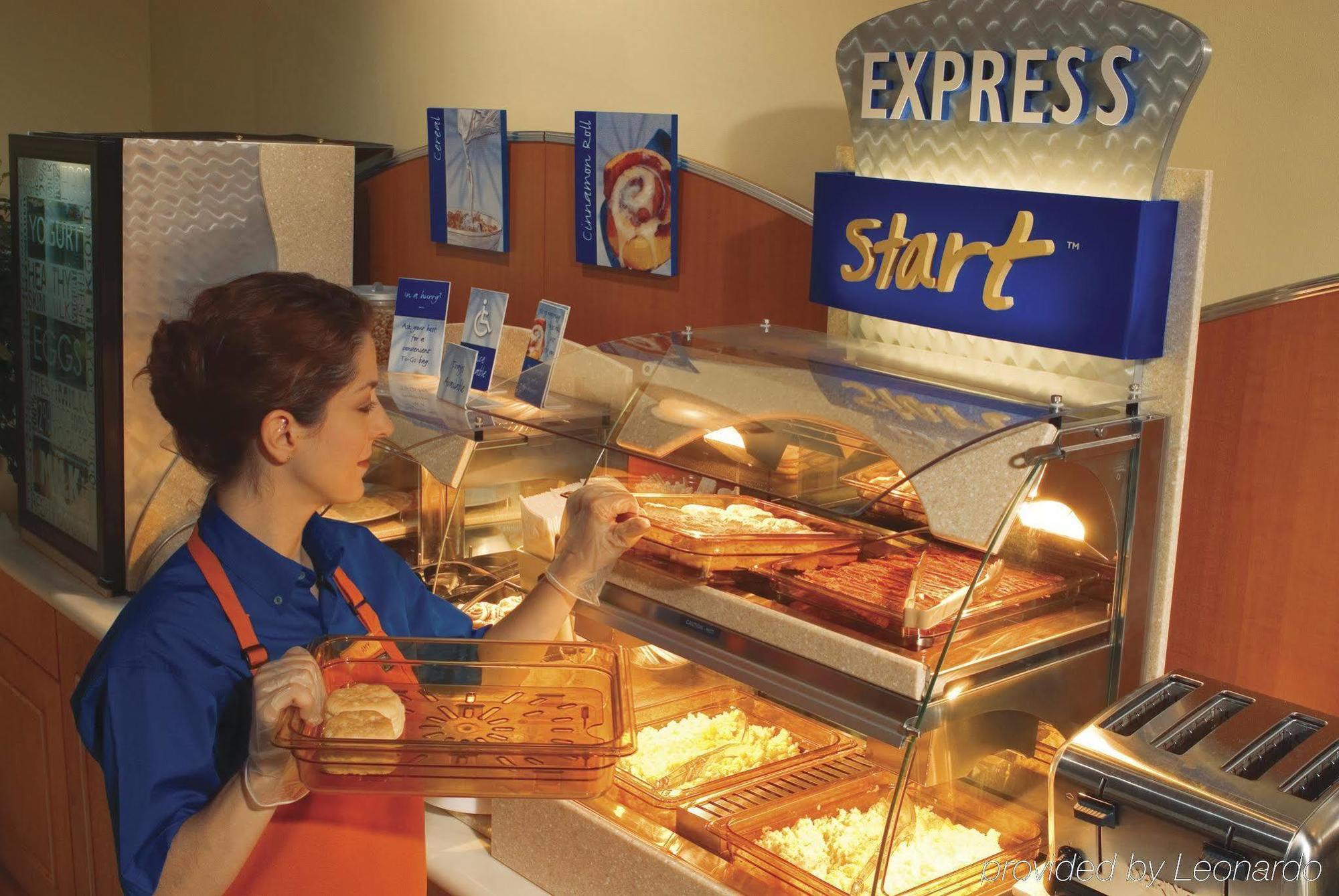 Holiday Inn Express Hotel & Suites Watertown - Thousand Islands By Ihg Esterno foto